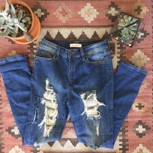 Aphrodite Distressed Women’s Jeans